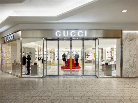gucci short hills